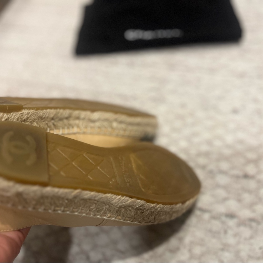 CHANEL Tan and Black Espadrille Flats with Iconic Logo - Picture 5 of 5